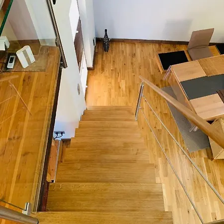 Loftwohnung In Einer Preisgekroenten Denkmalhofreite *