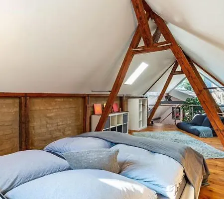 Loftwohnung In Einer Preisgekroenten Denkmalhofreite *