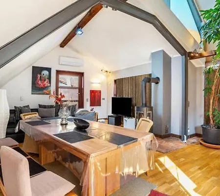 Loftwohnung In Einer Preisgekroenten Denkmalhofreite