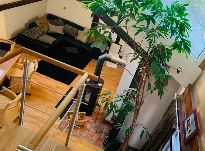 Loftwohnung In Einer Preisgekroenten Denkmalhofreite *