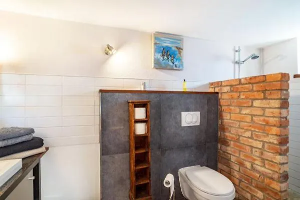 Apartamento Loftwohnung In Einer Preisgekroenten Denkmalhofreite