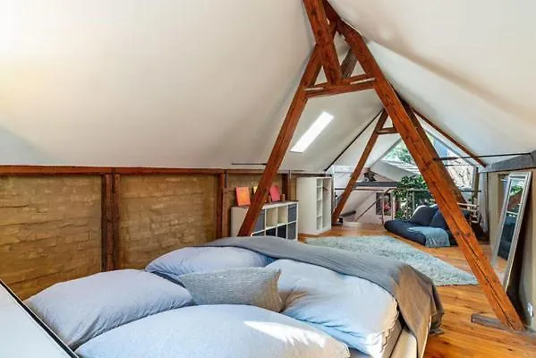 Loftwohnung In Einer Preisgekroenten Denkmalhofreite *