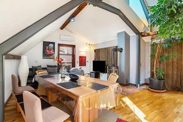 Loftwohnung In Einer Preisgekroenten Denkmalhofreite